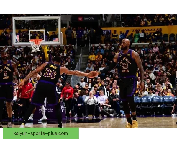 肯纳德谈绝杀时刻：勒布朗吸引双人防守 斯马特妙传助我命中关键三分